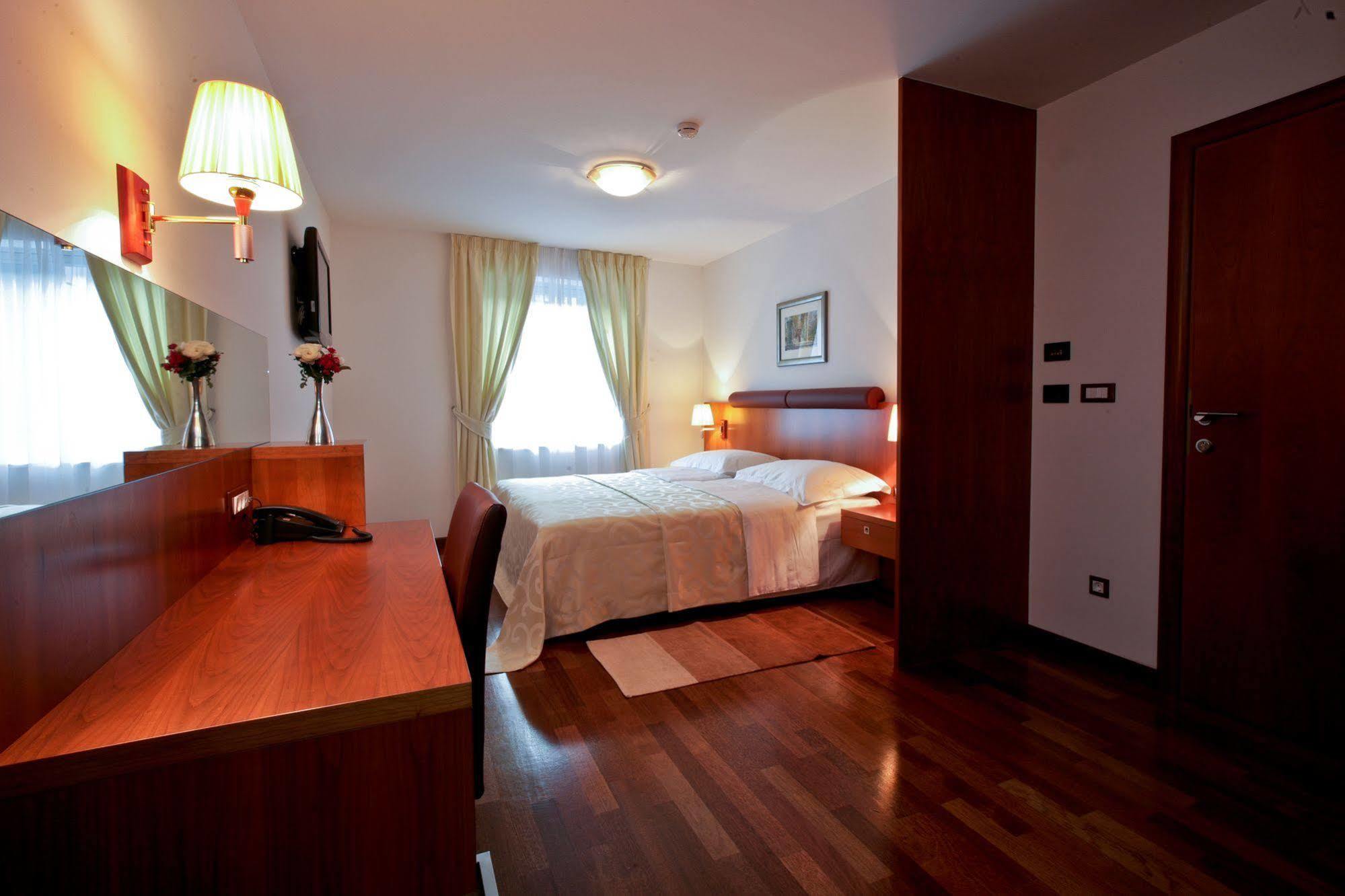 Hotel Croatia Zágráb Kültér fotó